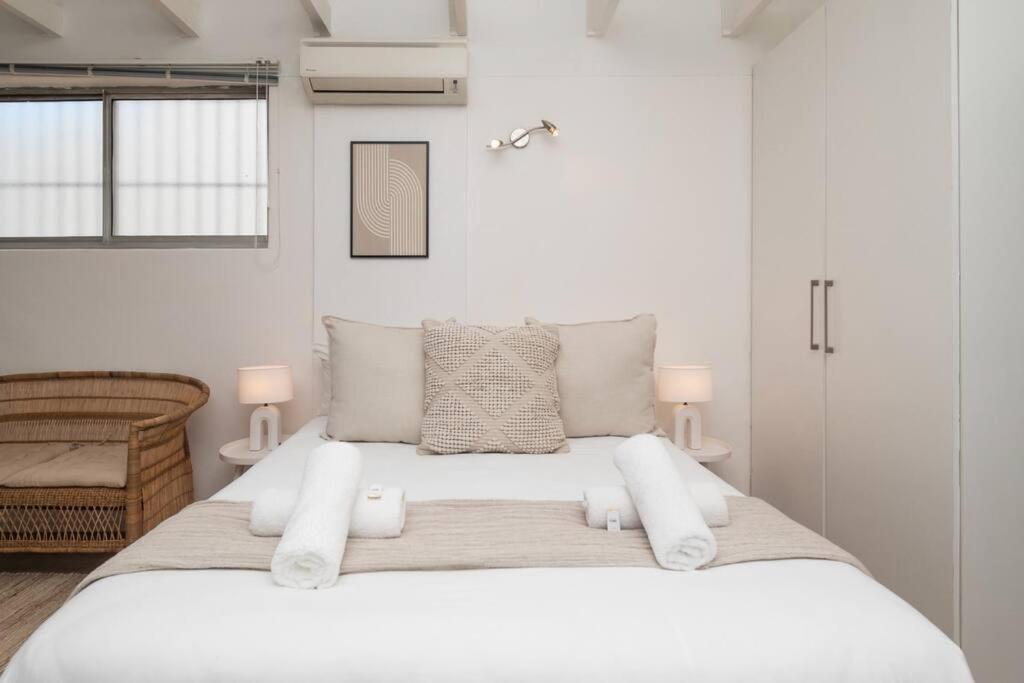 Apartment Bohemian, Neutral Close To Promenade *